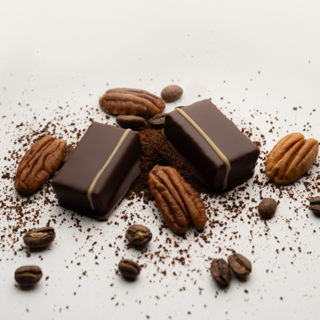 Конфеты пралине пекан с кофе в темном шоколаде купить в интернет-магазине VERHOFF