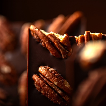 66% темный шоколад с орехом пекан из какао-бобов Венесуэла купить в интернет-магазине VERHOFF