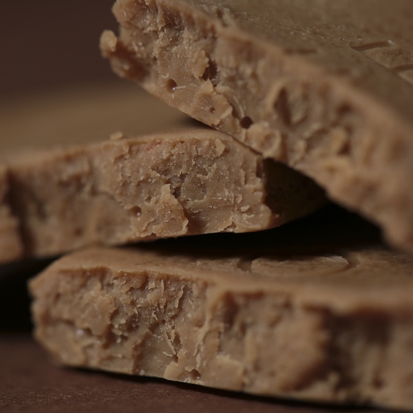 Детский миндальный шоколад 45% с печеньем и гречихой