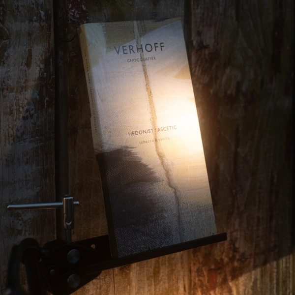«Гедонист или аскет?» лимитированный 70% экстра-тёмный шоколад с табаком и ванилью купить в интернет-магазине VERHOFF