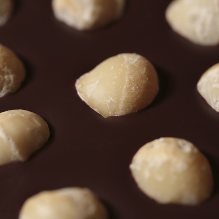 Темный шоколад 66% с орехом макадамия из какао-бобов Венесуэла 