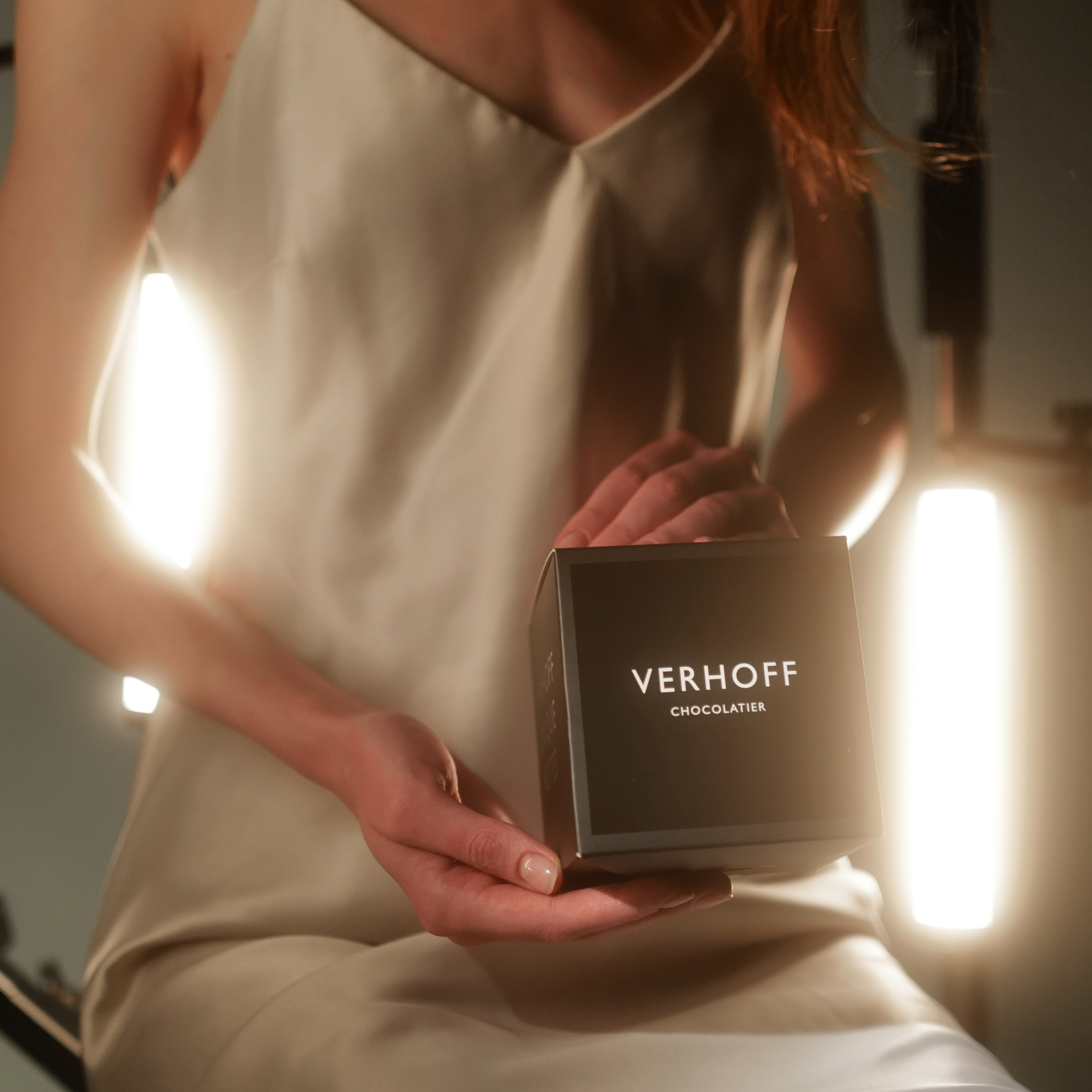 Мини-набор с конфетами, драже и чаем мини-бокс BLACK купить в интернет-магазине VERHOFF