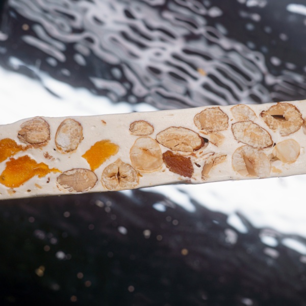 Туррон с орехами и сухофруктами купить в интернет-магазине VERHOFF